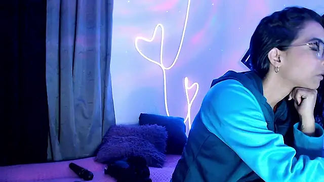 agatha lovee online show from 02.18.25