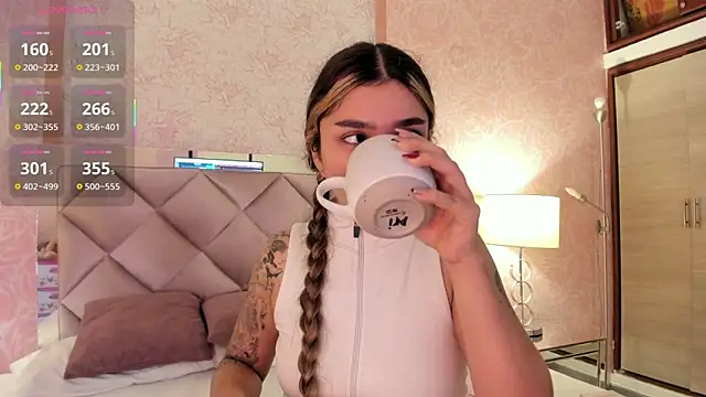 Arianavillada online show from 11.20.25