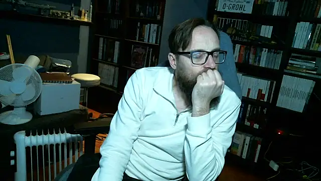 Snapshot of MeSteff chatting on 12.27.24 MeSteff online show from 12.27.24