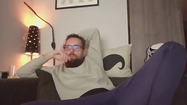 Snapshot of MeSteff chatting on 03.17.25 MeSteff online show from 03.17.25