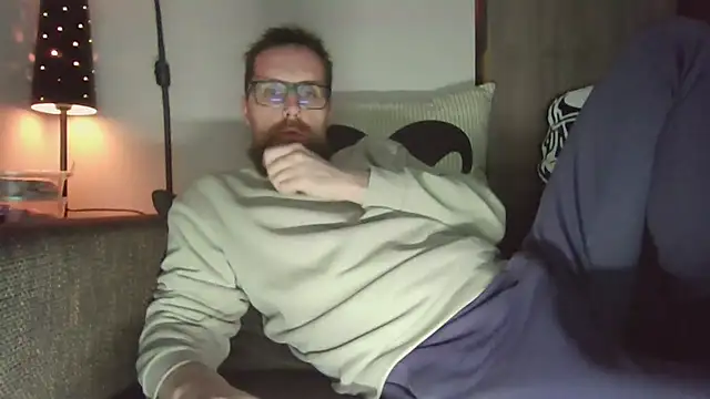 Snapshot of MeSteff chatting on 03.20.25 MeSteff online show from 03.20.25