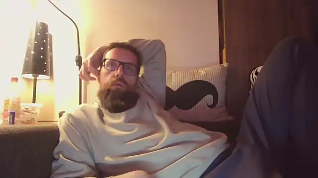 Snapshot of MeSteff chatting on 03.21.25 MeSteff online show from 03.21.25