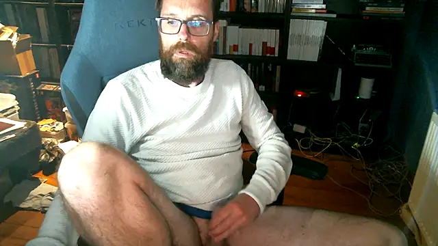 Snapshot of MeSteff chatting on 09.21.25 MeSteff online show from 09.21.25