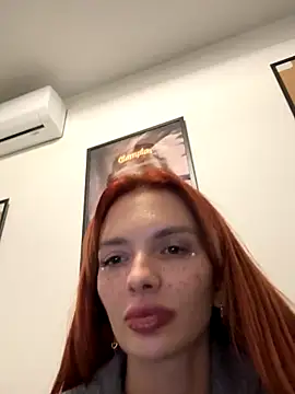 Snapshot of ButterflyLeah chatting on 11.27.25 ButterflyLeah online show from 11.27.25