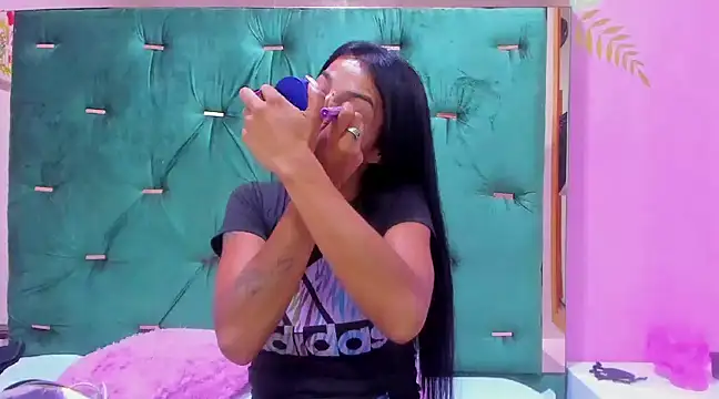 Snapshot of Hellen__4master chatting on 12.18.24 Hellen 4master online show from 12.18.24