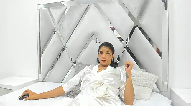 Snapshot of Hellen__4master chatting on 01.25.25 Hellen 4master online show from 01.25.25