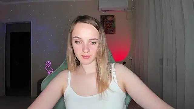Snapshot of RouseReed chatting on 04.17.26 RouseReed online show from 04.17.26