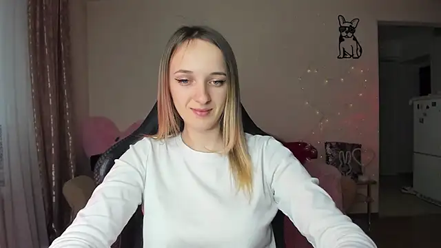 Snapshot of RouseReed chatting on 05.01.26 RouseReed online show from 05.01.26