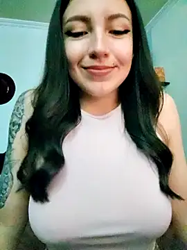 Snapshot of Paudelatorre chatting on 02.21.25 Paudelatorre online show from 02.21.25