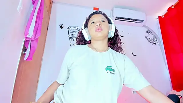 Snapshot of Emily_Coper18 chatting on 01.15.26 Emily Coper18 online show from 01.15.26