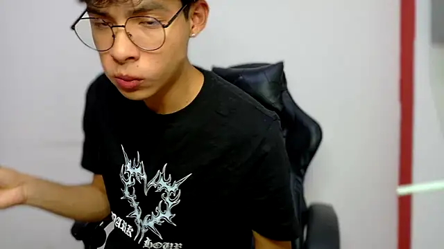 Snapshot of Jacotnk chatting on 03.22.25 Jacotnk online show from 03.22.25