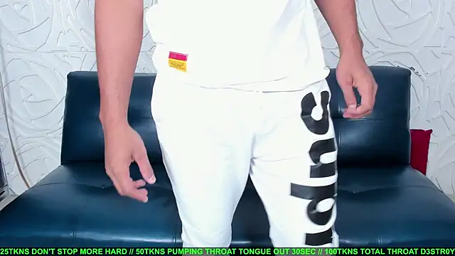 Snapshot of Sex_orgy01 chatting on 02.14.25 Sex orgy01 online show from 02.14.25