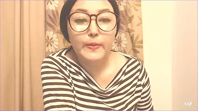 Snapshot of hrnyteacher chatting on 01.01.25 hrnyteacher online show from 01.01.25