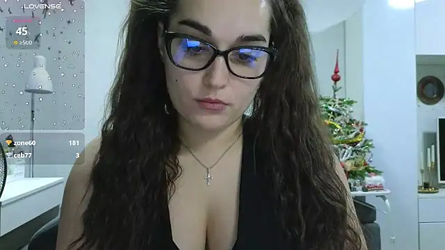 Snapshot of me_lissa_sun13 chatting on 12.10.24 me lissa sun13 online show from 12.10.24