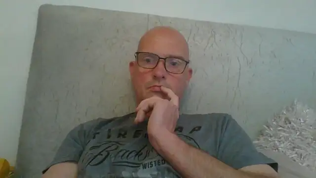 mrtickle0025 online show from 04.22.26