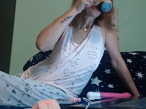 Snapshot of SexyGioconda chatting on 02.15.25 SexyGioconda online show from 02.15.25