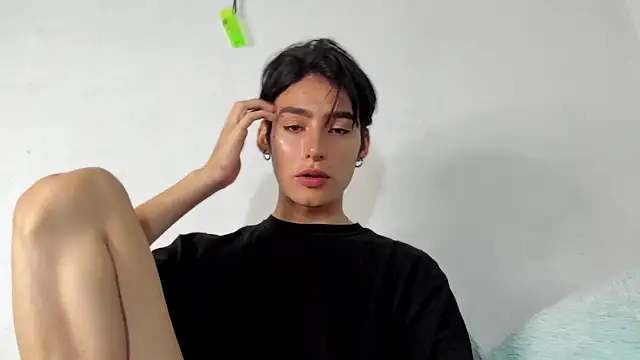 Snapshot of sebas_rose chatting on 12.04.24 sebas rose online show from 12.04.24