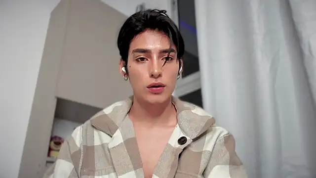 Snapshot of sebas_rose chatting on 12.20.24 sebas rose online show from 12.20.24