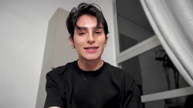 Snapshot of sebas_rose chatting on 12.21.24 sebas rose online show from 12.21.24