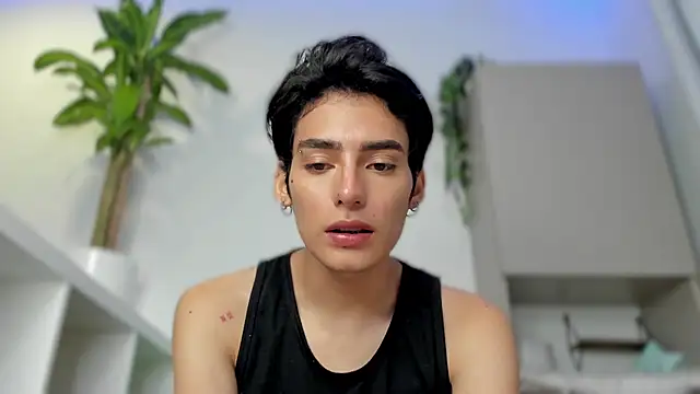 Snapshot of sebas_rose chatting on 01.06.25 sebas rose online show from 01.06.25