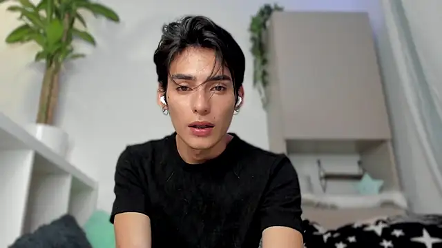 Snapshot of sebas_rose chatting on 01.08.25 sebas rose online show from 01.08.25