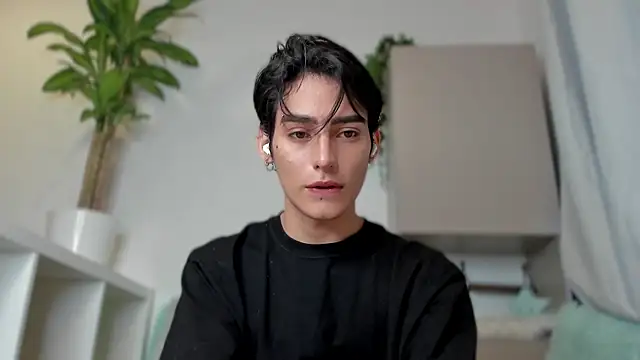 Snapshot of sebas_rose chatting on 01.11.25 sebas rose online show from 01.11.25