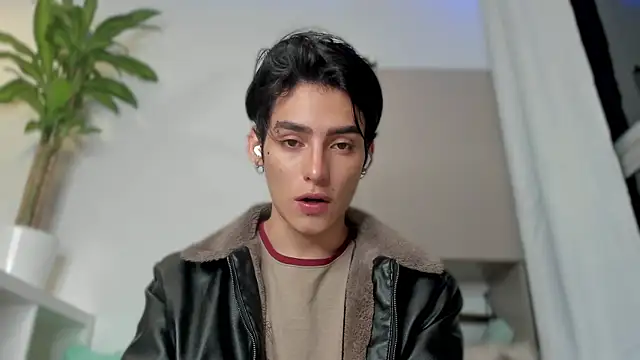 Snapshot of sebas_rose chatting on 01.14.25 sebas rose online show from 01.14.25