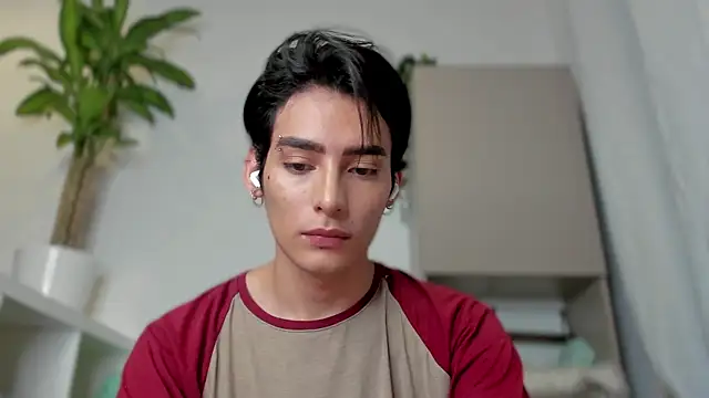 Snapshot of sebas_rose chatting on 01.15.25 sebas rose online show from 01.15.25