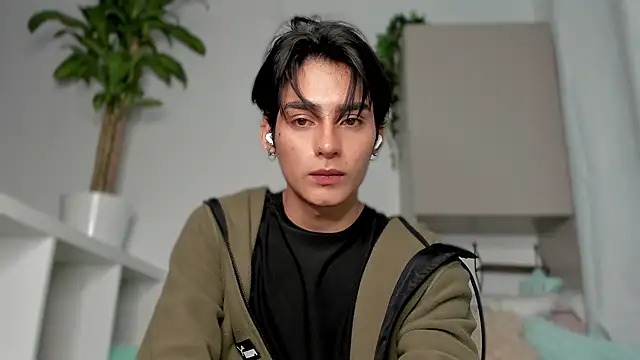 Snapshot of sebas_rose chatting on 01.26.25 sebas rose online show from 01.26.25