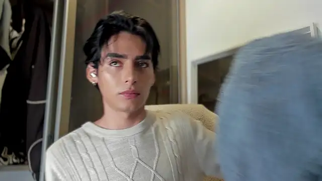 Snapshot of sebas_rose chatting on 02.23.25 sebas rose online show from 02.23.25