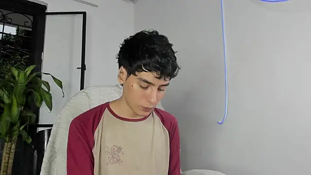 Snapshot of sebas_rose chatting on 09.23.25 sebas rose online show from 09.23.25