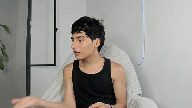 Snapshot of sebas_rose chatting on 09.30.25 sebas rose online show from 09.30.25