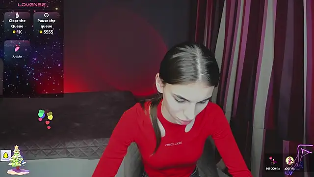 Snapshot of EmmyGreans chatting on 12.11.24 EmmyGreans online show from 12.11.24