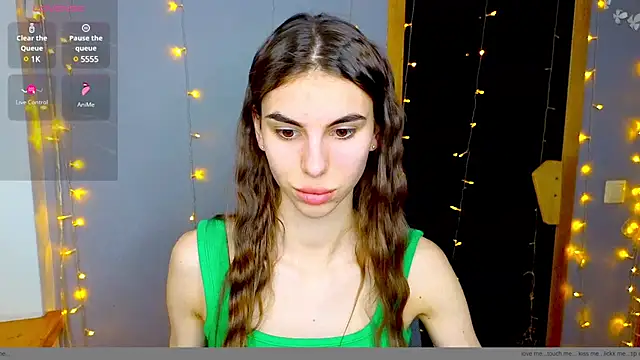 Snapshot of EmmyGreans chatting on 01.23.25 EmmyGreans online show from 01.23.25