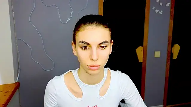 Snapshot of EmmyGreans chatting on 02.04.25 EmmyGreans online show from 02.04.25