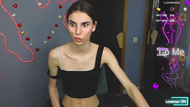 Snapshot of EmmyGreans chatting on 03.06.25 EmmyGreans online show from 03.06.25