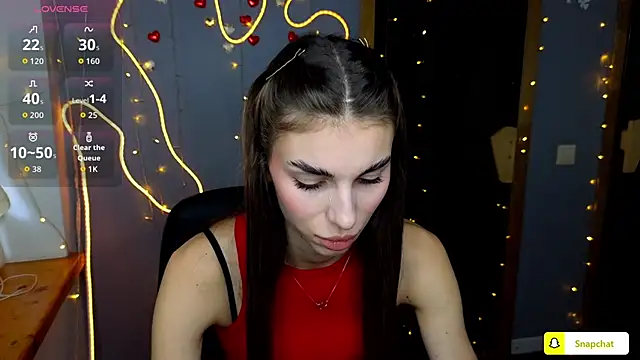 Snapshot of EmmyGreans chatting on 10.08.25 EmmyGreans online show from 10.08.25