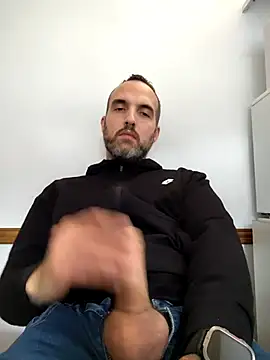 leon3875 online show from 12.03.25