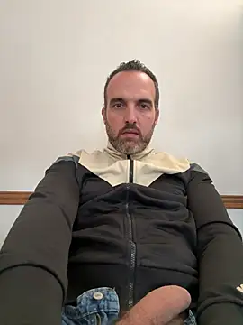 leon3875 online show from 02.19.26