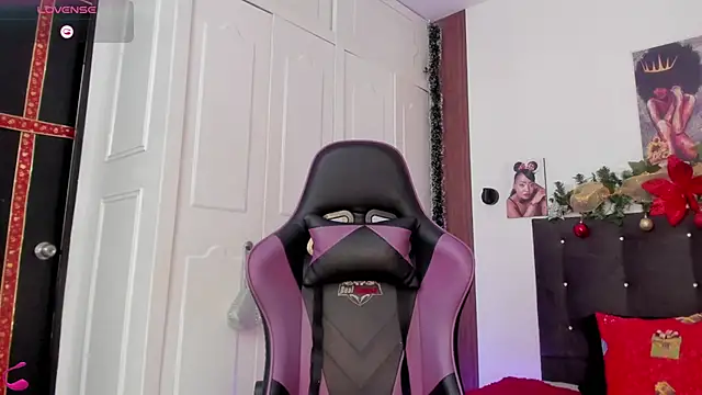 Reina Love2 online show from 11.26.25