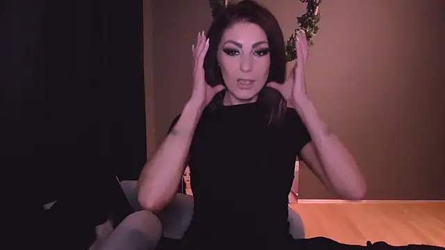 Saintrebella online show from 12.10.24