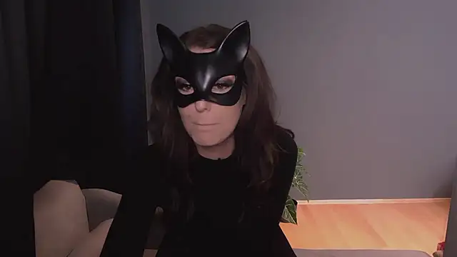 Saintrebella online show from 01.12.26