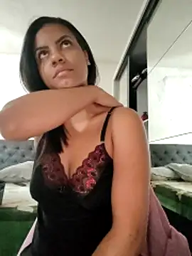 Bella Anjoss online show from 01.07.25