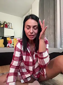 KimKelly13 online show from 09.27.25