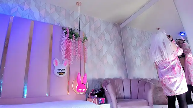 Broklinwhite  online show from 10.24.25