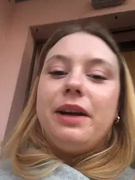 chloetarducci online show from 03.02.25