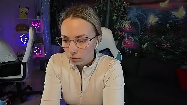 Snapshot of TiffanyBatson chatting on 01.14.25 TiffanyBatson online show from 01.14.25