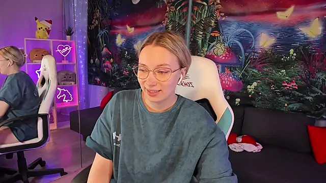 Snapshot of TiffanyBatson chatting on 01.14.25 TiffanyBatson online show from 01.14.25