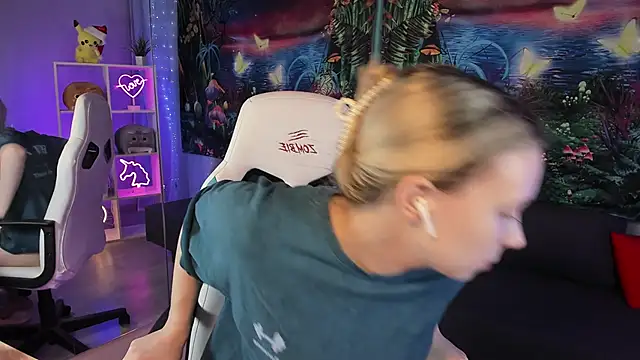 Snapshot of TiffanyBatson chatting on 01.15.25 TiffanyBatson online show from 01.15.25