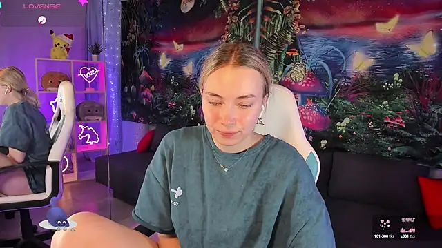 Snapshot of TiffanyBatson chatting on 01.22.25 TiffanyBatson online show from 01.22.25